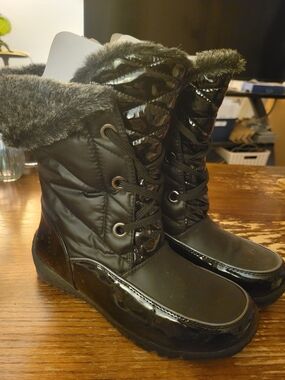 Women's Black Faux-Fur Winter Lace-Up Boots